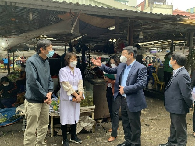 Ban Kinh tế Xã hội HĐND huyện Thanh Trì kiểm tra công tác phòng, chống dịch Covid-19